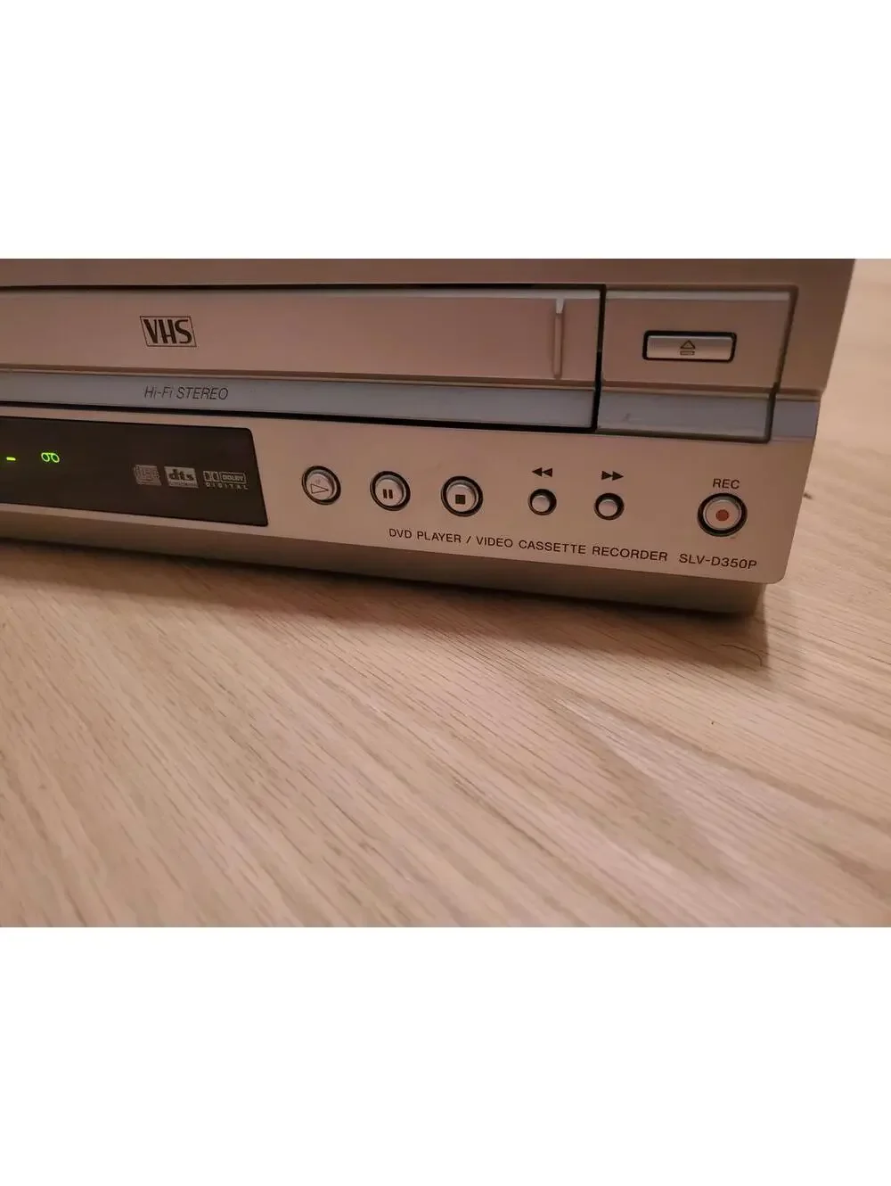 Sony SLV-D350P DVD Player and VHS Video Cassette Recorder Combo